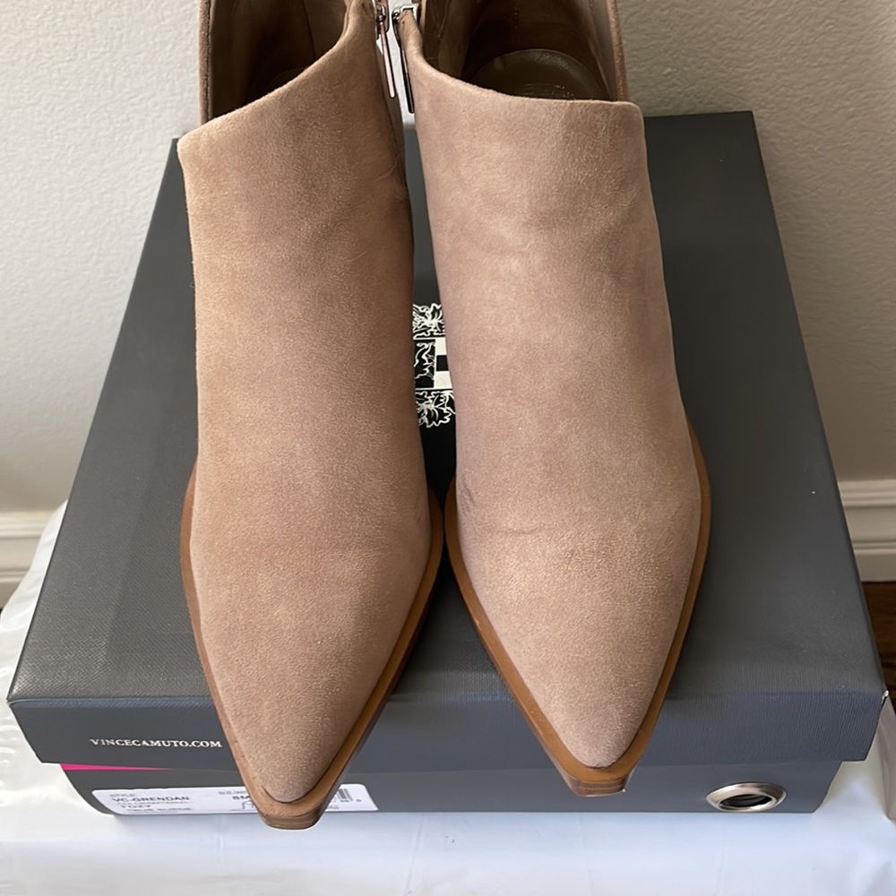 Vince Camuto Ankle Booties Suede Upper Chunky Foxy Sz 8 - Picture 3 of 9